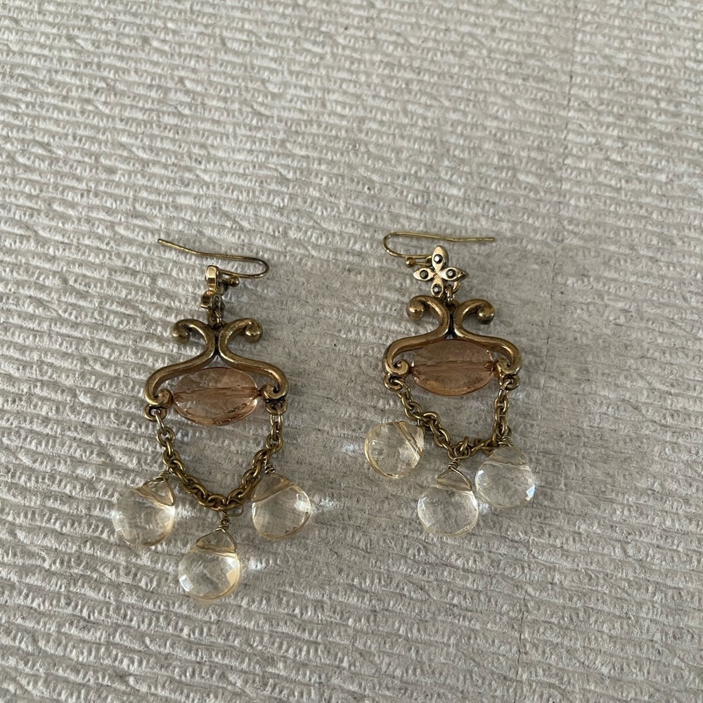 Earrings dangle